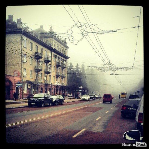 Проспект Волі вранці @jankistein 